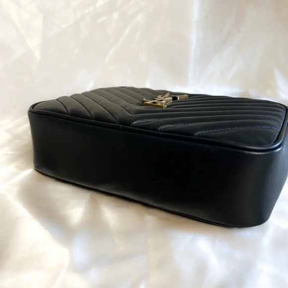 🩷SOLD🩷Yves Saint Laurent Lou Camera Bag - Picture 14 of 16